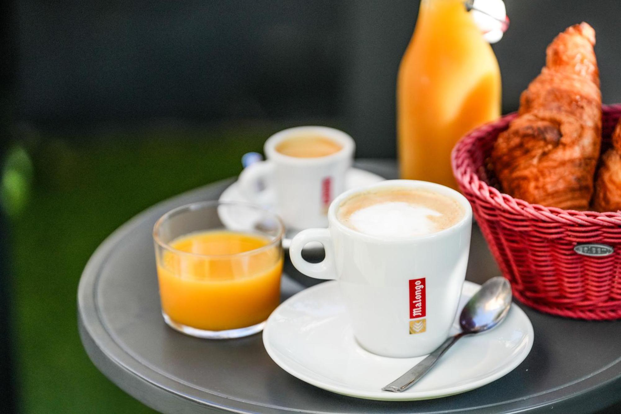 Logis Hotel & Restaurant Le Cadet De Gascogne Saint-Justin  Bagian luar foto