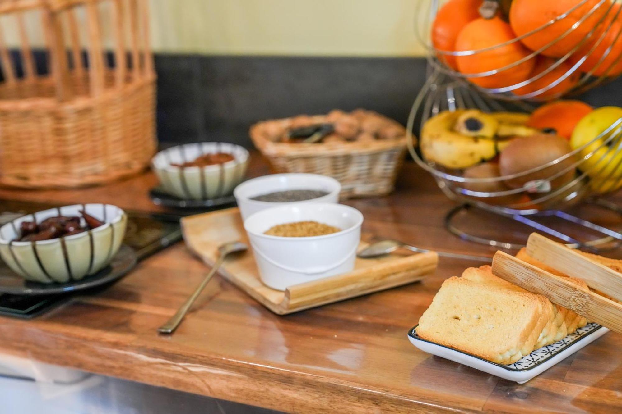 Logis Hotel & Restaurant Le Cadet De Gascogne Saint-Justin  Bagian luar foto