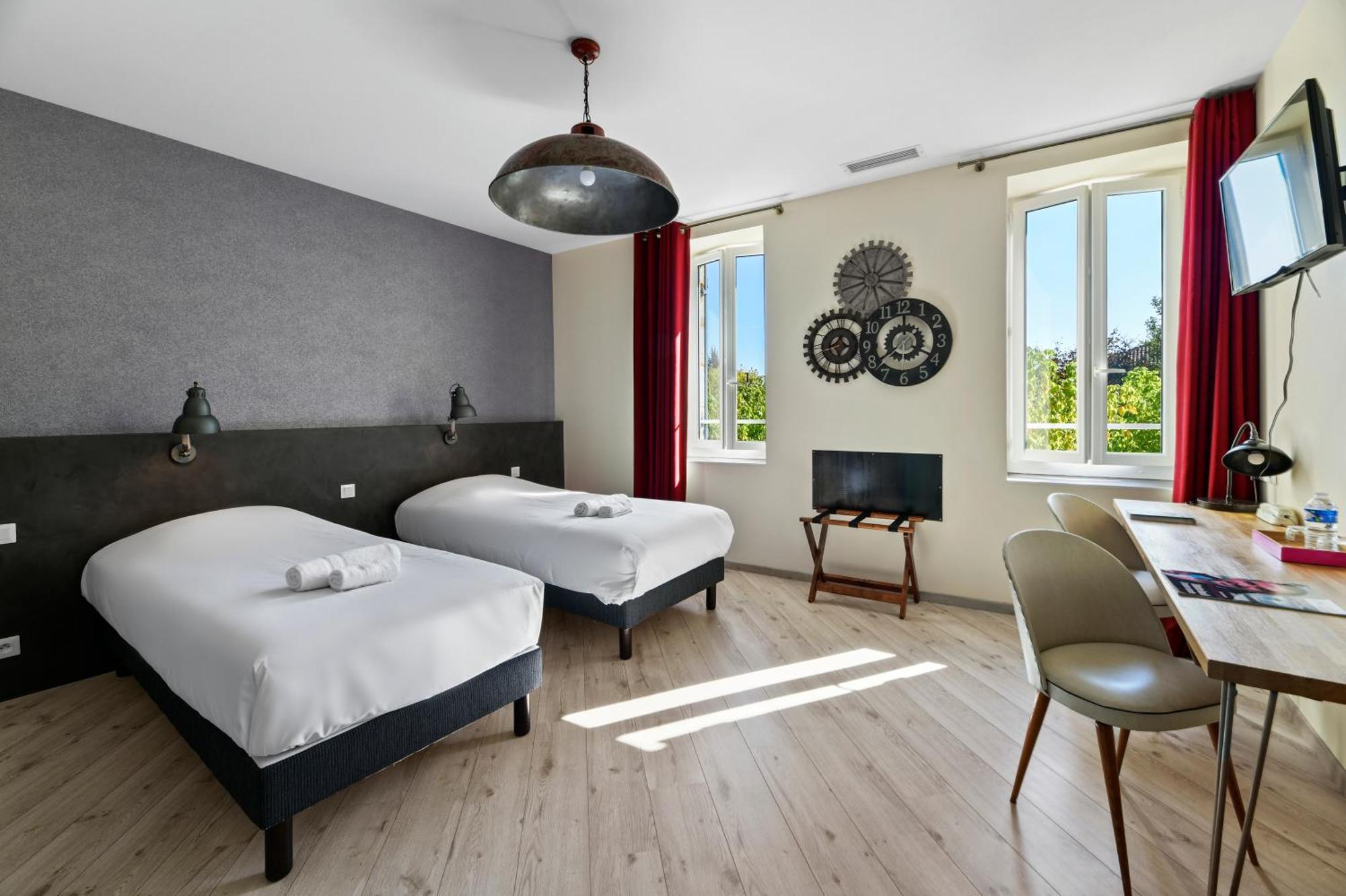 Logis Hotel & Restaurant Le Cadet De Gascogne Saint-Justin  Bagian luar foto