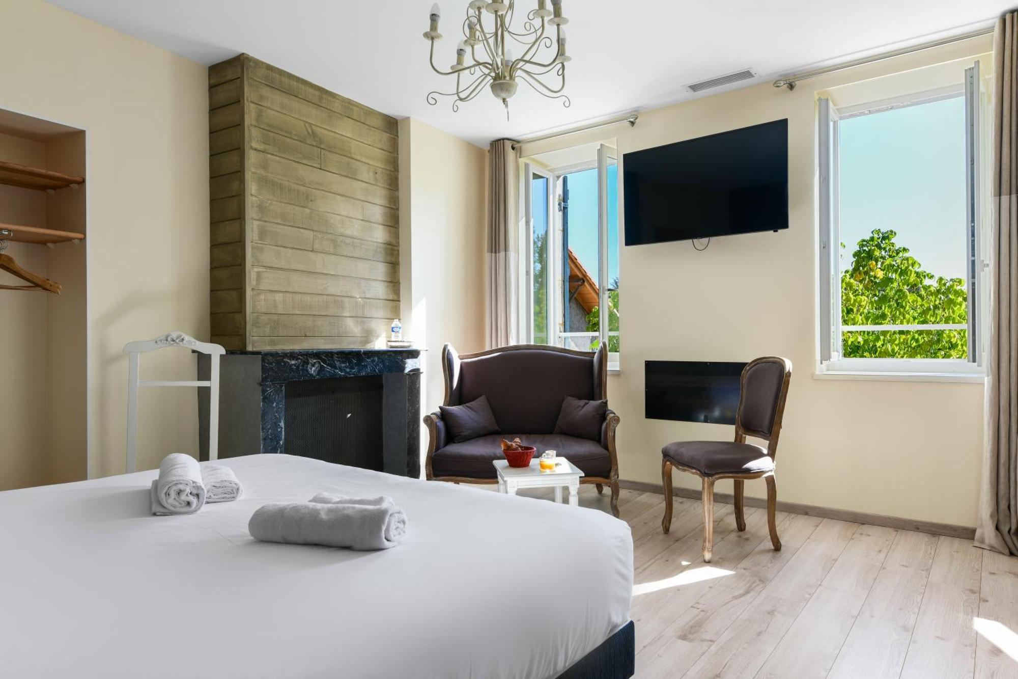 Logis Hotel & Restaurant Le Cadet De Gascogne Saint-Justin  Bagian luar foto
